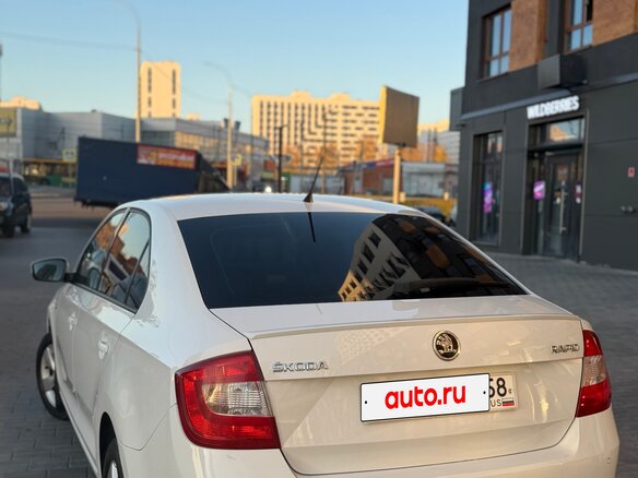 2014 Skoda Rapid I, белый, 890000 рублей - вид 5