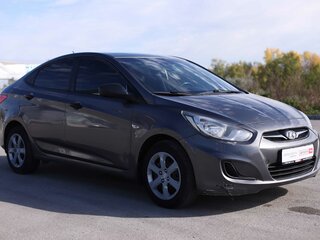 2014 Hyundai Solaris I, серый, 988000 рублей, вид 2
