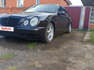 2000 Mercedes-Benz E-Класс 240 II (W210, S210) Рестайлинг, синий, 600000 рублей, вид 4