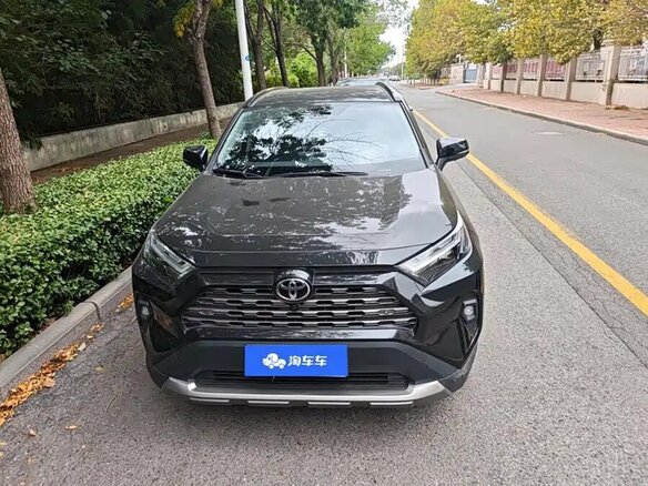 2024 Toyota RAV4 V (XA50), чёрный, 4023297 рублей - вид 1