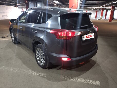 2015 Toyota RAV4 IV (XA40), серый, 1850000 рублей, вид 3