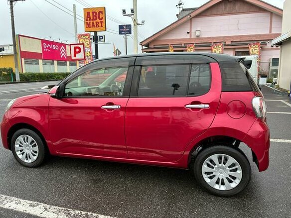 2017 Toyota Passo III, красный, 730000 рублей - вид 6