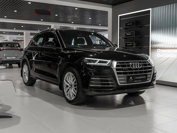 2020 Audi Q5 II (FY), чёрный, 3075000 рублей - вид 1