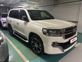 2020 Toyota Land Cruiser 200 Series Рестайлинг 2, белый, 8500000 рублей, вид 2