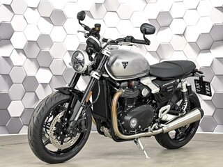 2026 Triumph Speed Twin, серебристый, 1699000 рублей, вид 2