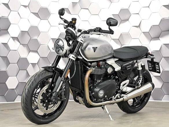 2026 Triumph Speed Twin, серебристый, 1699000 рублей - вид 1
