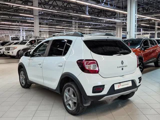 2021 Renault Sandero Stepway II Рестайлинг, белый, 1257000 рублей, вид 4