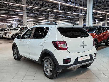2021 Renault Sandero Stepway II Рестайлинг, белый, 1257000 рублей, вид 4