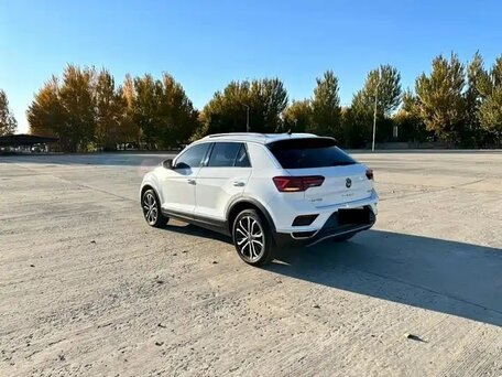 2022 Volkswagen T-Roc I (China Market), белый, 1795000 рублей, вид 4