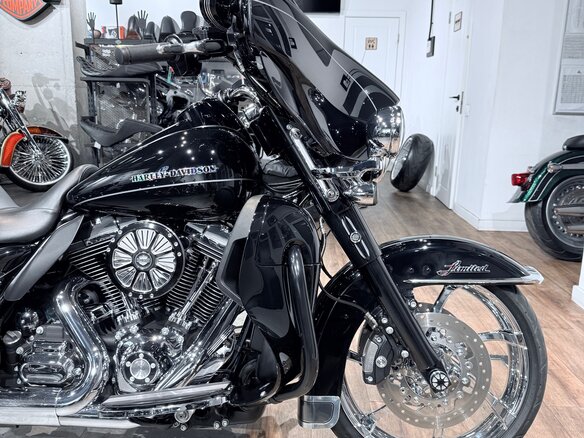2016 Harley-Davidson Electra Glide, чёрный, 1699000 рублей - вид 11
