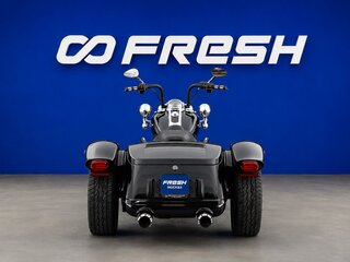 2021 Harley-Davidson Freewheeler, чёрный, 3650077 рублей, вид 4