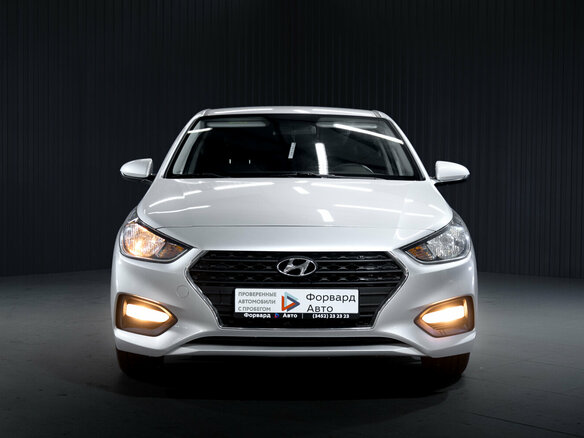 2017 Hyundai Solaris II, серебристый, 1149900 рублей - вид 1