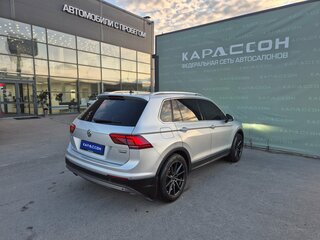 2017 Volkswagen Tiguan II, серебристый, 2160000 рублей, вид 2