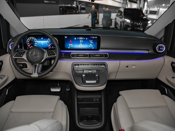 2026 Mercedes-Benz V-Класс Extra Long 300 d экстра длинный III (W447) Рестайлинг 2, серый, 15937600 рублей - вид 12