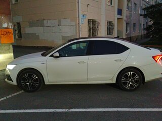 2021 Skoda Octavia IV (A8), белый, 1580000 рублей, вид 3