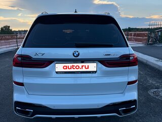 2021 BMW X7 40d I (G07), белый, 9490000 рублей, вид 4