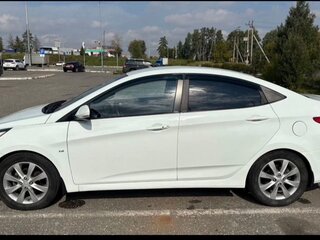 2012 Hyundai Solaris I, белый, 650000 рублей, вид 2