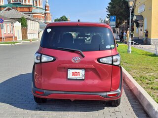 2018 Toyota Sienta II Рестайлинг, красный, 1465000 рублей, вид 4