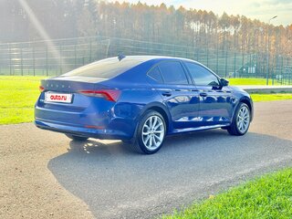 2021 Skoda Octavia IV (A8), синий, 2390000 рублей, вид 5