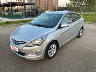 2016 Hyundai Solaris I Рестайлинг, серебристый, 870000 рублей, вид 1