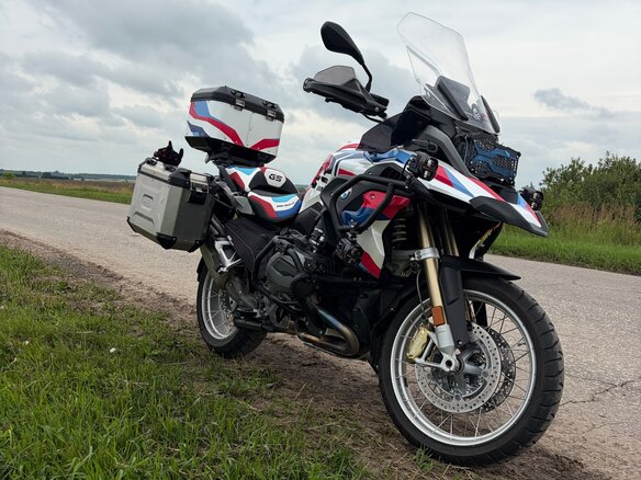 2018 BMW R 1200 GS, белый - вид 1