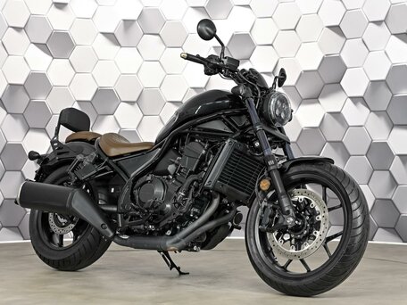 2023 Honda CMX 1100 Rebel, чёрный, 1099000 рублей, вид 1