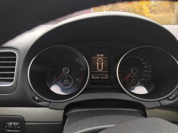 2010 Volkswagen Golf VI, серый, 750000 рублей - вид 16