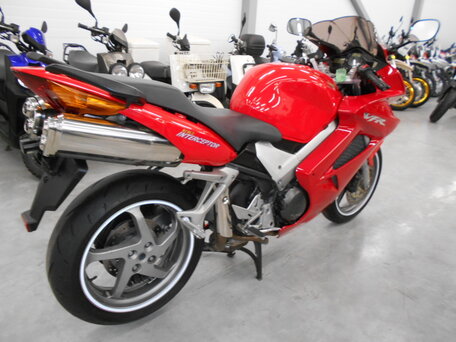 2005 Honda VFR 800, красный, 485000 рублей, вид 3