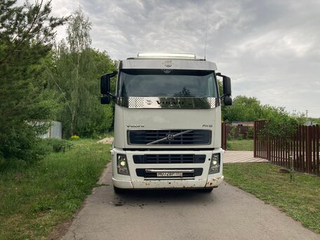 2005 Volvo FH, белый, 4200000 рублей, вид 2