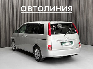 2010 Toyota ISis I Рестайлинг, серебристый, 995000 рублей, вид 4