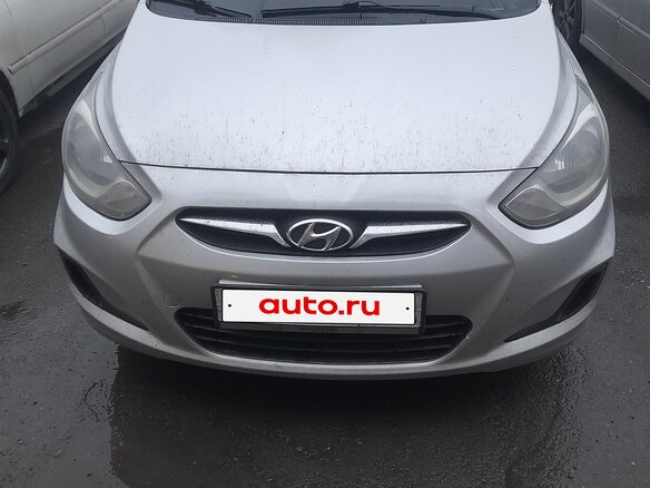 2011 Hyundai Solaris I, серебристый, 550000 рублей