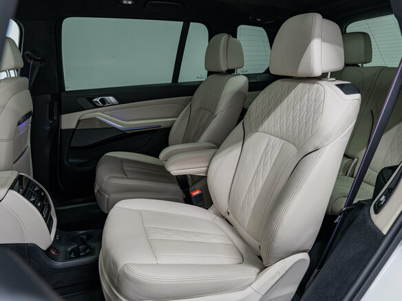 2023 BMW X7 40d I (G07) Рестайлинг, белый, 11590000 рублей - вид 23