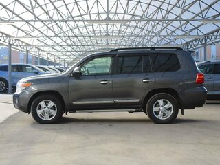2012 Toyota Land Cruiser 200 Series Рестайлинг 1, серый, 3370000 рублей, вид 2