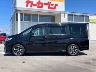 2022 Honda Stepwgn Spada V Рестайлинг, чёрный, 1890099 рублей, вид 2