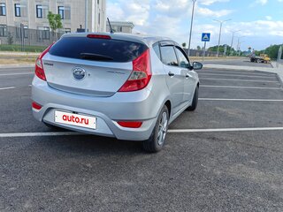 2013 Hyundai Solaris I, серый, 720000 рублей, вид 3