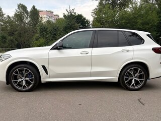 2020 BMW X5 40i IV (G05/G18), белый, 8525000 рублей, вид 3