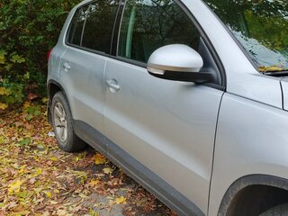 2013 Volkswagen Tiguan I Рестайлинг, серебристый, 1500000 рублей, вид 3