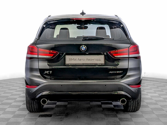 2021 BMW X1 20i xDrive II (F48) Рестайлинг, чёрный, 3450000 рублей - вид 5