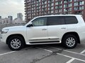 2016 Toyota Land Cruiser 200 Series Рестайлинг 2, белый - вид 5