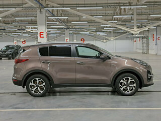 2019 Kia Sportage IV Рестайлинг, коричневый, 2120000 рублей, вид 4