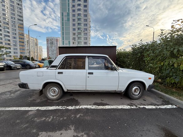 2005 Lada (ВАЗ) 2107, белый, 145000 рублей - вид 4
