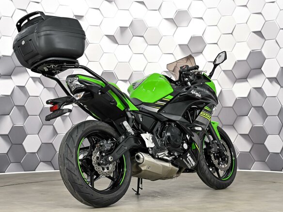 2018 Kawasaki Ninja 650, зелёный, 745000 рублей - вид 6