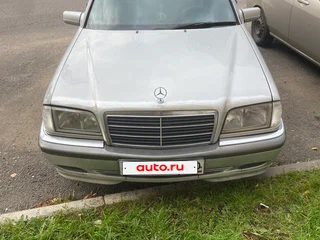 1997 Mercedes-Benz C-Класс 200 I (W202) Рестайлинг, серебристый, 500000 рублей, вид 1