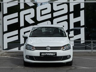 2014 Volkswagen Polo V, белый, 949000 рублей, вид 3