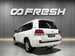 2011 Toyota Land Cruiser 200 Series, белый, 3150000 рублей, вид 2