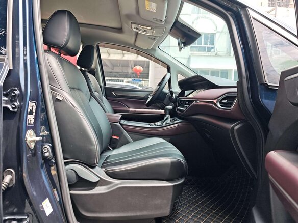 2021 GAC Trumpchi M6, синий, 1420000 рублей - вид 20