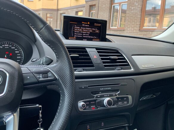 2013 Audi Q3 I (8U), чёрный - вид 27