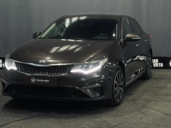 2018 Kia Optima IV Рестайлинг, коричневый, 1750000 рублей