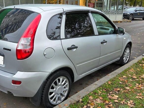 2010 Lada (ВАЗ) Kalina I, серебристый, 220000 рублей - вид 3