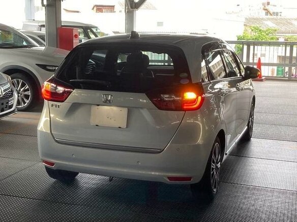 2022 Honda Fit IV, серебристый, 985000 рублей - вид 8